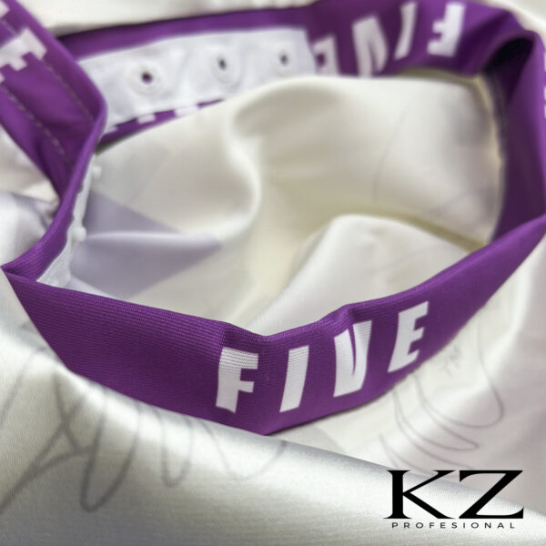 Capa de Corte Blanca con Cuello Neopreno con Corchetes – FIVE AM - Imagen 2